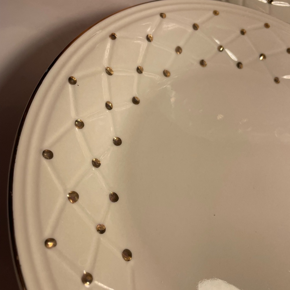 Gibson gold basket dinner plates set of 8 - Picture 4 of 5